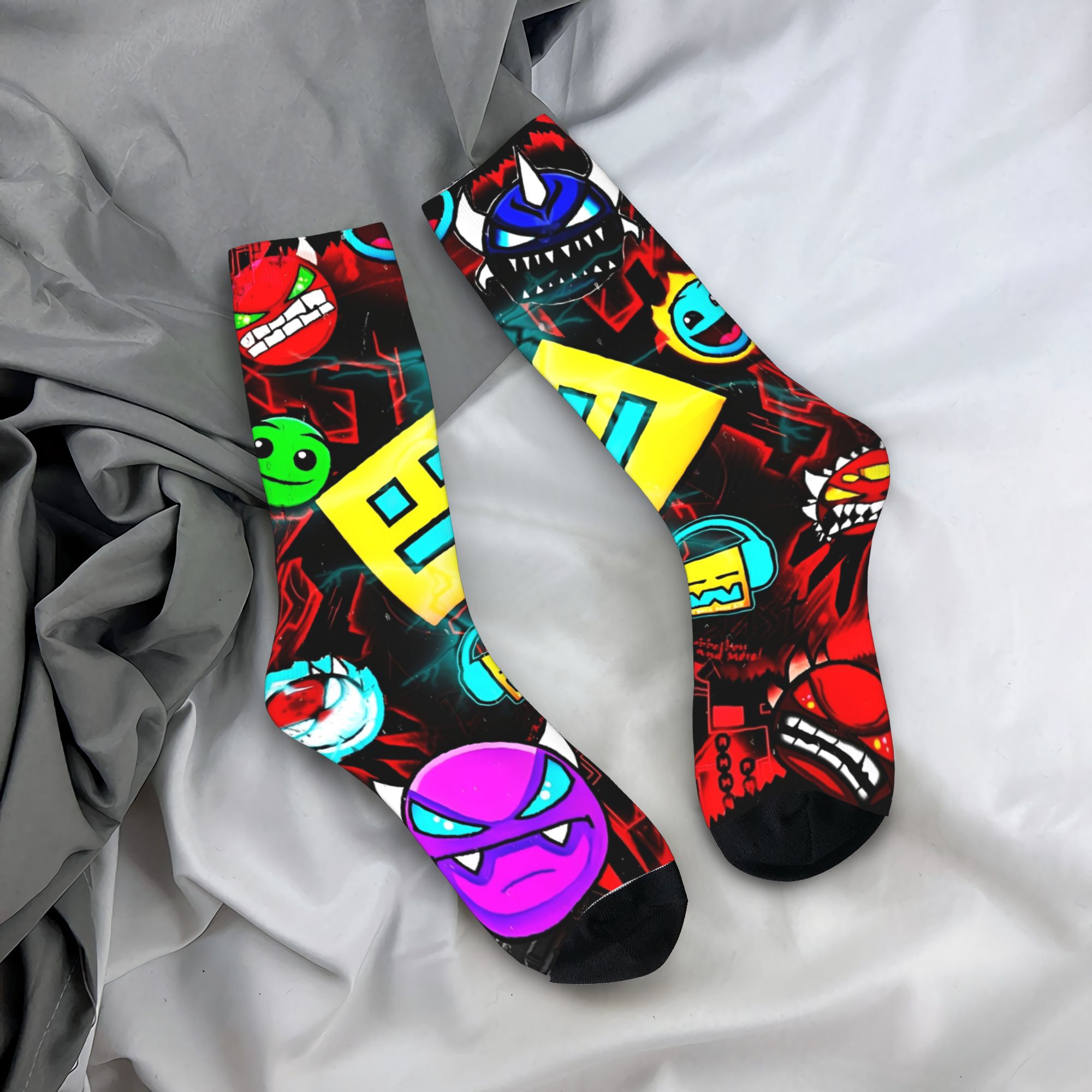 Geometry Gaming Dashed  Stocki – Retro Gaming Gifts For Men Bewertung und Preis
